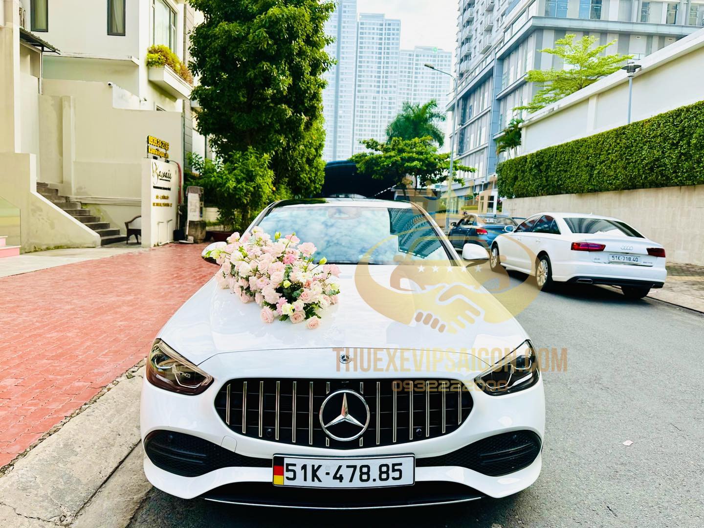 Công ty Vip Cars Bảo Dương cho thuê xe cưới Mercedes ngày 25/6/2023